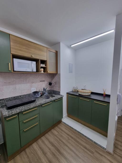 Apartamento Ap10 Confortavel Com Wifi, Piscina, Rooftoop E Academia Em Frente Ao Metro São Paulo