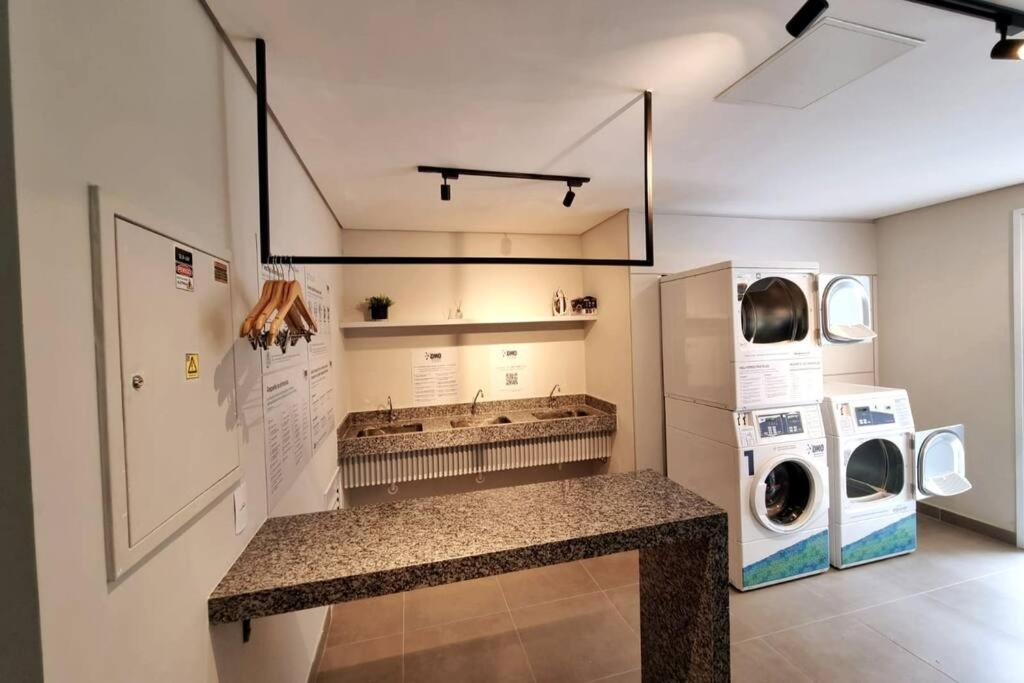 Ap10 Confortavel Com Wifi, Piscina, Rooftoop E Academia Em Frente Ao Metro Apartamento